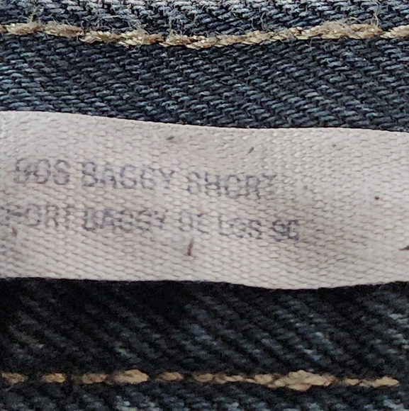 Women's Mid-Rise 90's Baggy Jean Shorts - Universal Thread Black Wash 17 - Picture 10 of 16